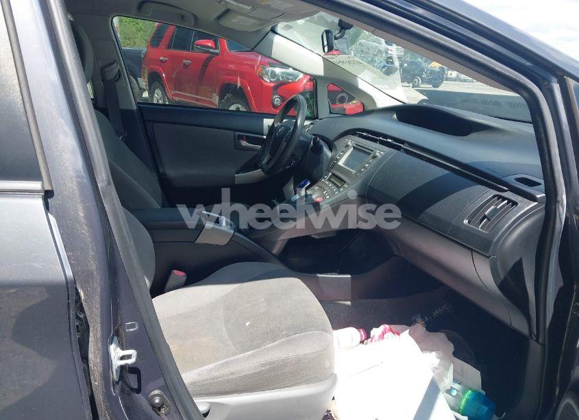 Photo 5 of 2015 Toyota Prius TWO (VIN JTDKN3DU9F0419191)