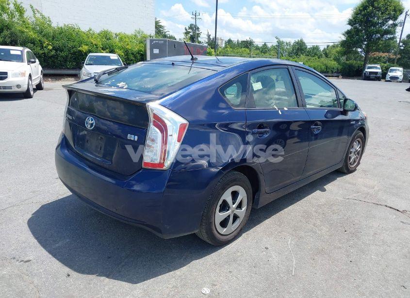 Photo 4 of 2015 Toyota Prius TWO (VIN JTDKN3DU9F0441160)