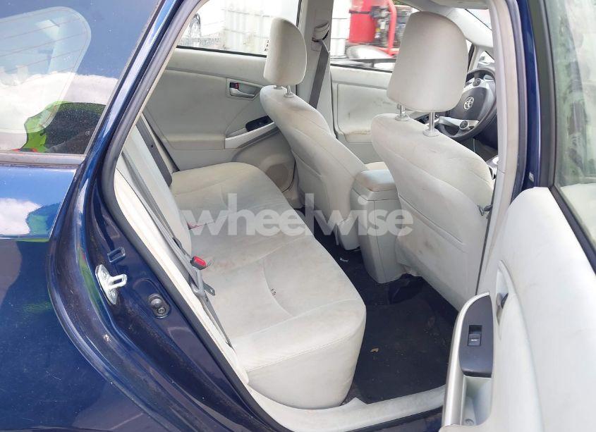 Photo 8 of 2015 Toyota Prius TWO (VIN JTDKN3DU9F0441160)