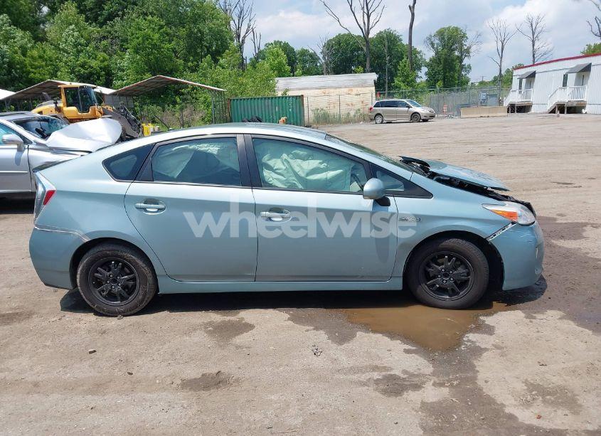 Photo 13 of 2015 Toyota Prius TWO (VIN JTDKN3DU9F1960588)