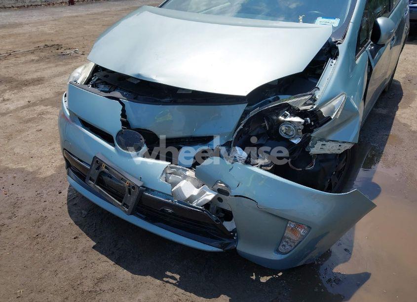 Photo 6 of 2015 Toyota Prius TWO (VIN JTDKN3DU9F1960588)