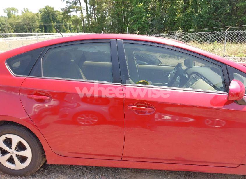 Photo 11 of 2015 Toyota Prius TWO (VIN JTDKN3DU9F2000536)