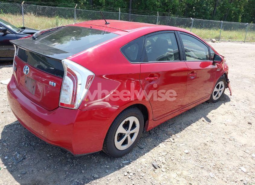 Photo 4 of 2015 Toyota Prius TWO (VIN JTDKN3DU9F2000536)