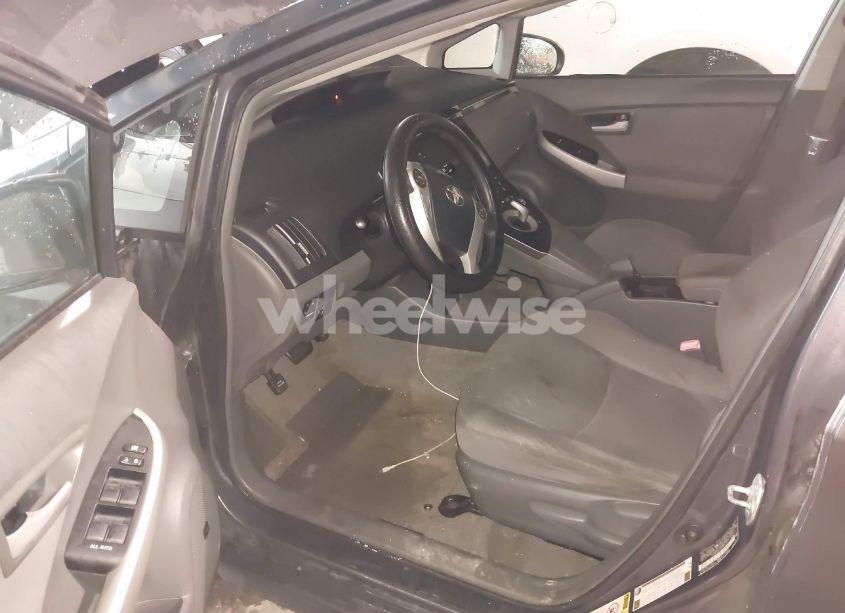 Photo 13 of 2010 Toyota Prius III (VIN JTDKN3DUXA0065514)