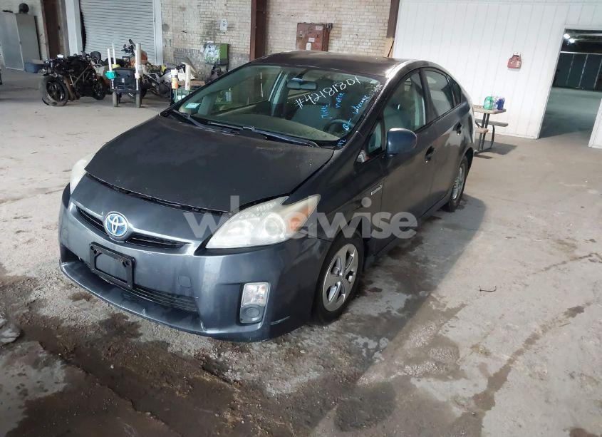 Photo 2 of 2010 Toyota Prius III (VIN JTDKN3DUXA0065514)