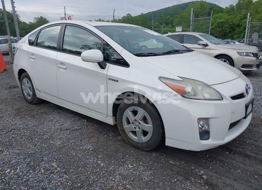 2010 Toyota Prius II (VIN JTDKN3DUXA0240246) main photo