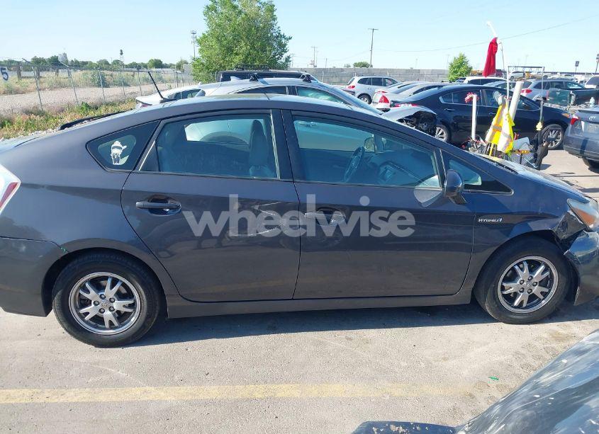 Photo 13 of 2010 Toyota Prius IV (VIN JTDKN3DUXA5174218)