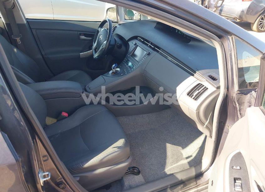 Photo 5 of 2010 Toyota Prius IV (VIN JTDKN3DUXA5174218)