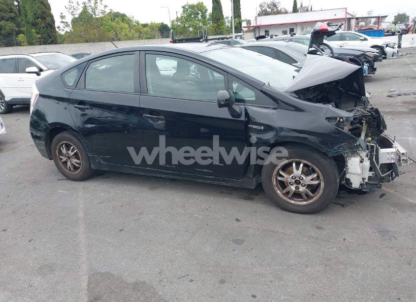 2010 Toyota Prius III (VIN JTDKN3DUXA5202387) main photo