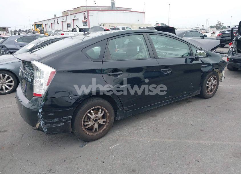 Photo 4 of 2010 Toyota Prius III (VIN JTDKN3DUXA5202387)