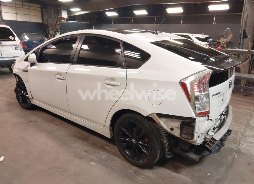 Photo 3 of 2011 Toyota Prius FOUR (VIN JTDKN3DUXB5318982)