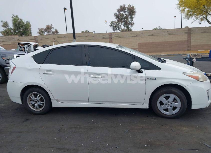 Photo 13 of 2011 Toyota Prius THREE (VIN JTDKN3DUXB5322854)