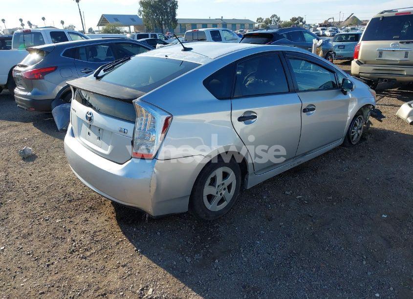 Photo 4 of 2011 Toyota Prius THREE (VIN JTDKN3DUXB5327309)