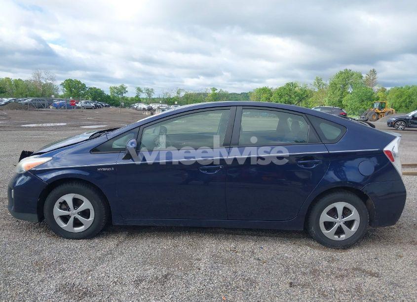Photo 14 of 2013 Toyota Prius FIVE/FOUR/THREE/THREE SE/TWO (VIN JTDKN3DUXD0345518)