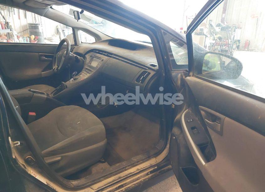 Photo 5 of 2013 Toyota Prius TWO (VIN JTDKN3DUXD0349018)