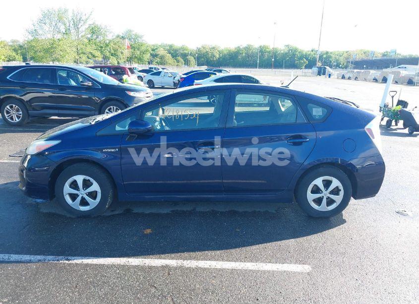 Photo 14 of 2013 Toyota Prius FOUR (VIN JTDKN3DUXD0350069)