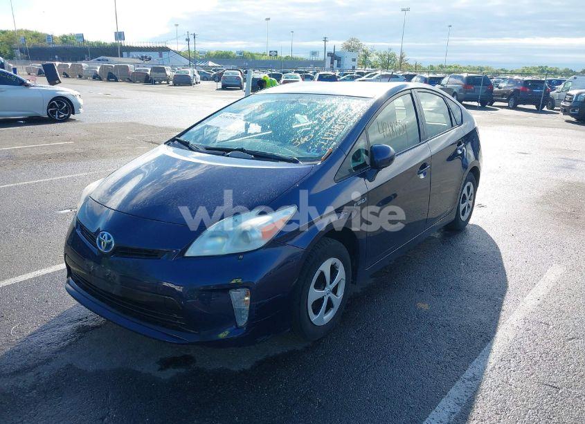 Photo 2 of 2013 Toyota Prius FOUR (VIN JTDKN3DUXD0350069)