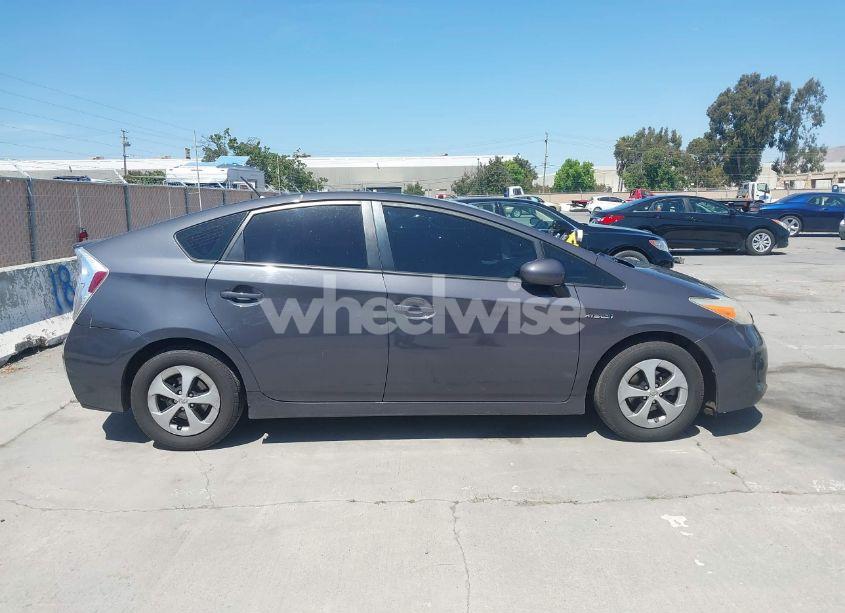 Photo 13 of 2013 Toyota Prius TWO (VIN JTDKN3DUXD5565888)