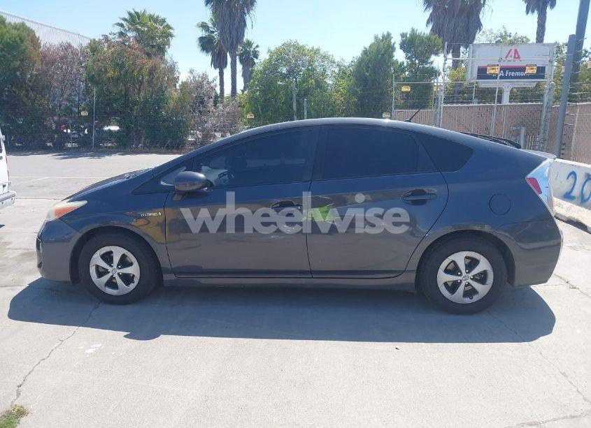 Photo 14 of 2013 Toyota Prius TWO (VIN JTDKN3DUXD5565888)