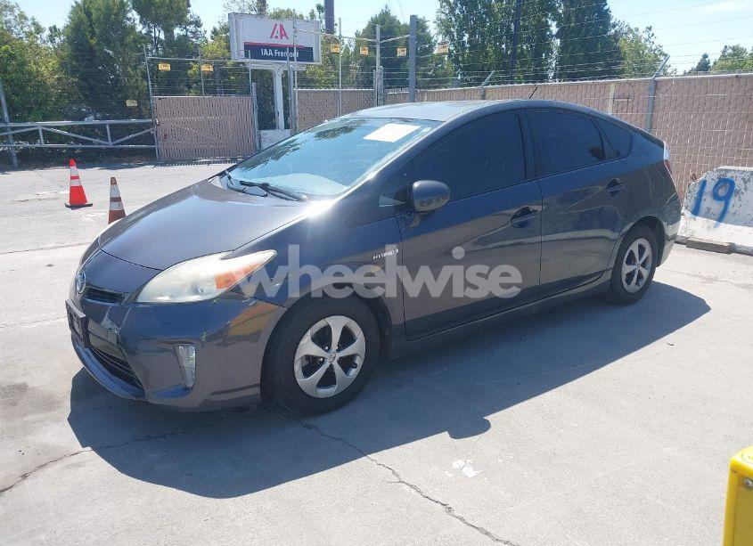 Photo 2 of 2013 Toyota Prius TWO (VIN JTDKN3DUXD5565888)