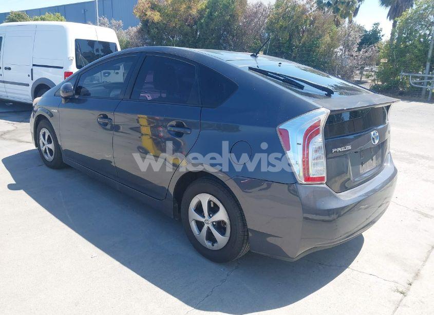 Photo 3 of 2013 Toyota Prius TWO (VIN JTDKN3DUXD5565888)