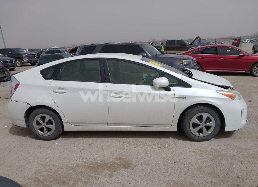 Photo 13 of 2013 Toyota Prius TWO (VIN JTDKN3DUXD5584540)