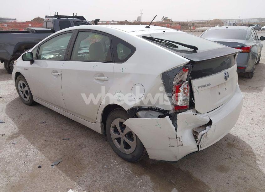 Photo 3 of 2013 Toyota Prius TWO (VIN JTDKN3DUXD5584540)