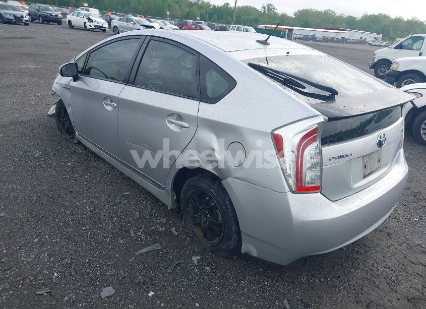 Photo 3 of 2013 Toyota Prius THREE (VIN JTDKN3DUXD5626785)