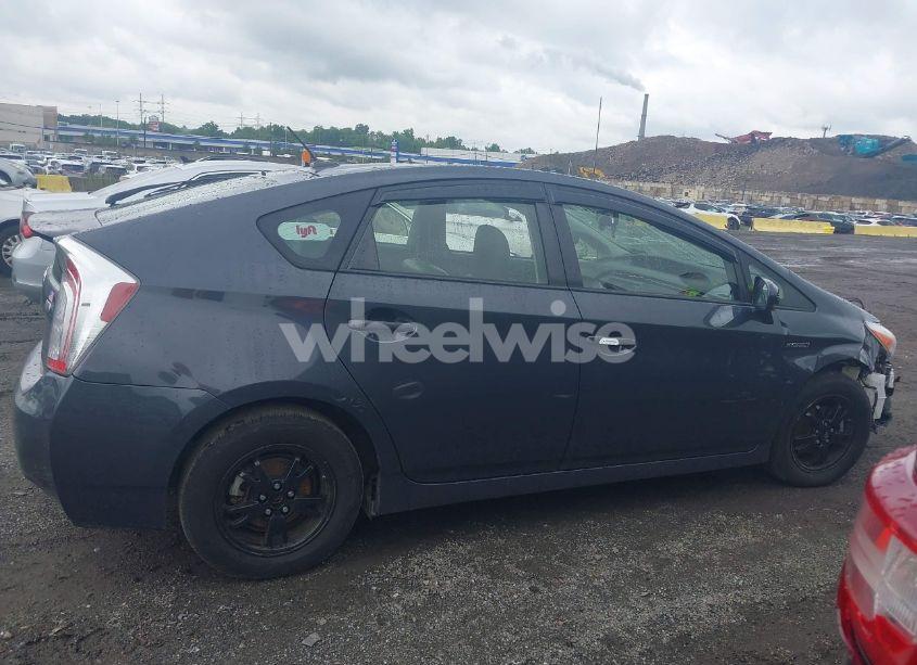 Photo 13 of 2013 Toyota Prius FOUR (VIN JTDKN3DUXD5635373)