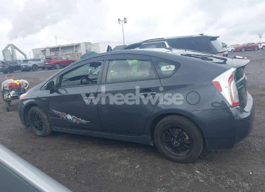 Photo 14 of 2013 Toyota Prius FOUR (VIN JTDKN3DUXD5635373)