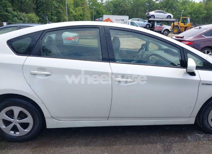 Photo 14 of 2013 Toyota Prius FOUR (VIN JTDKN3DUXD5672424)