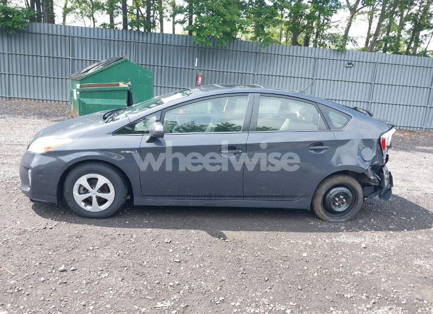 Photo 14 of 2014 Toyota Prius FOUR (VIN JTDKN3DUXE0366824)