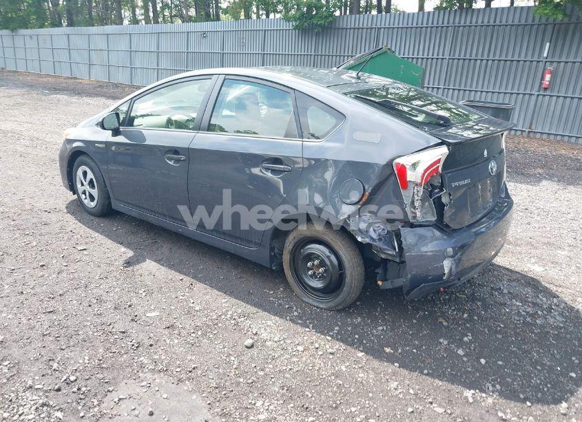 Photo 3 of 2014 Toyota Prius FOUR (VIN JTDKN3DUXE0366824)