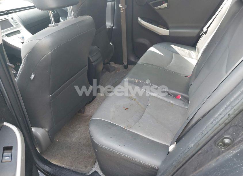 Photo 8 of 2014 Toyota Prius FOUR (VIN JTDKN3DUXE0366824)