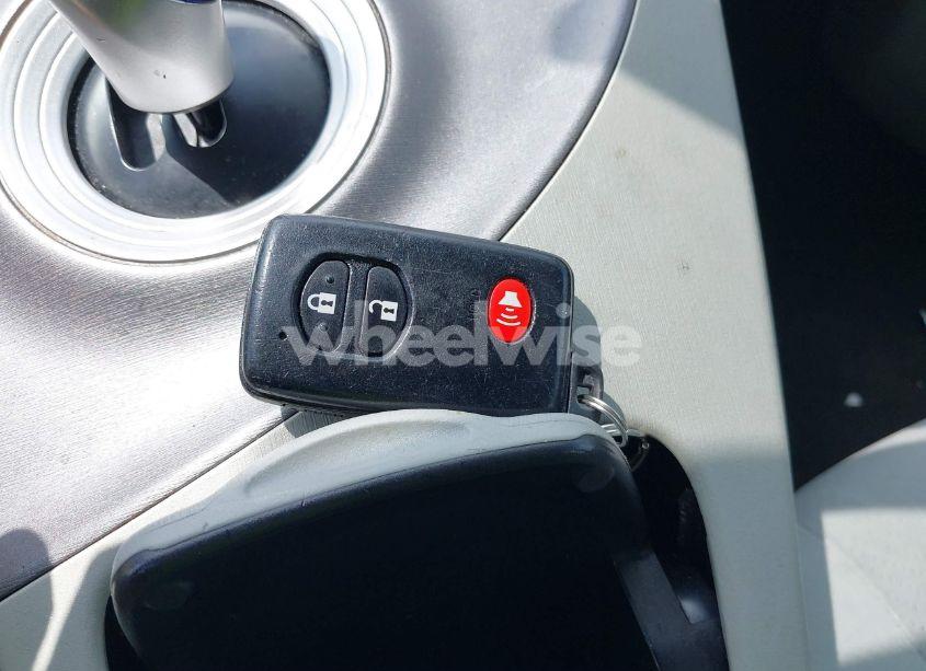 Photo 11 of 2014 Toyota Prius (VIN JTDKN3DUXE0368475)