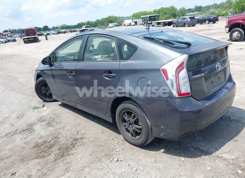 Photo 3 of 2014 Toyota Prius (VIN JTDKN3DUXE0368475)