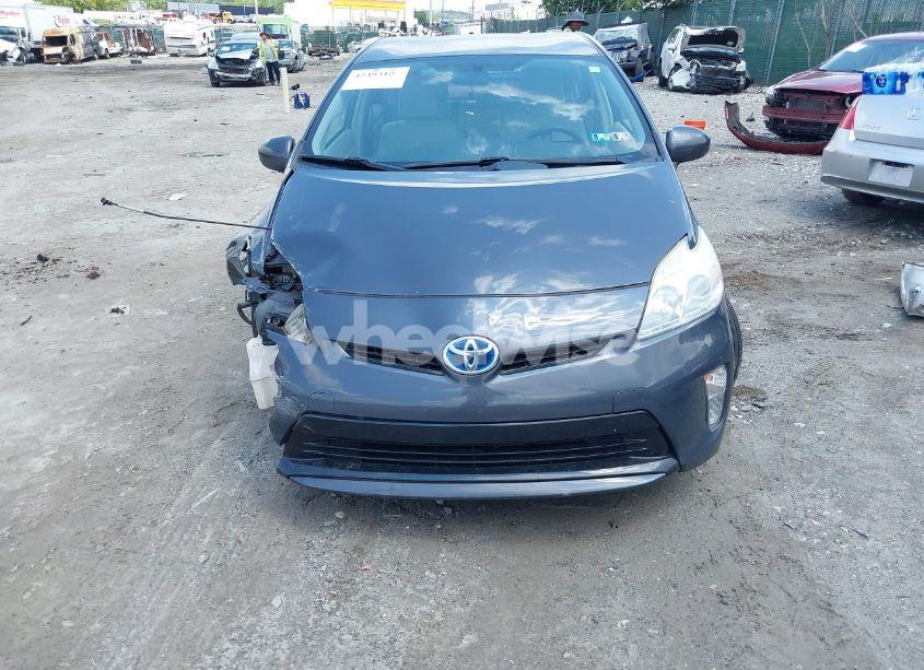 Photo 6 of 2014 Toyota Prius (VIN JTDKN3DUXE0368475)
