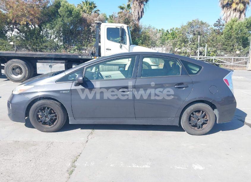 Photo 14 of 2014 Toyota Prius TWO (VIN JTDKN3DUXE0383459)