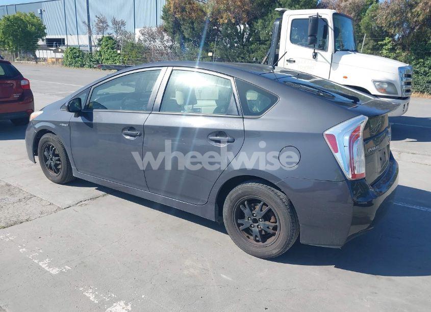 Photo 3 of 2014 Toyota Prius TWO (VIN JTDKN3DUXE0383459)