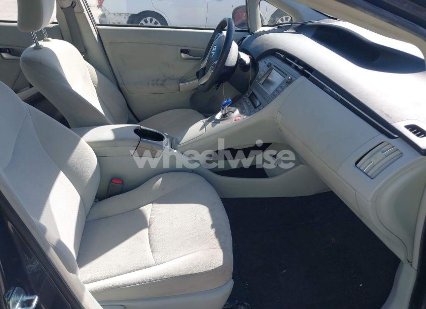 Photo 5 of 2014 Toyota Prius TWO (VIN JTDKN3DUXE0383459)