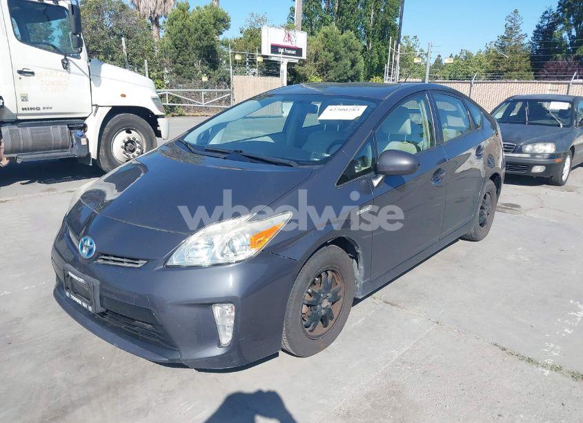 Photo 6 of 2014 Toyota Prius TWO (VIN JTDKN3DUXE0383459)
