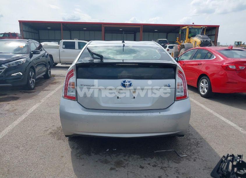 Photo 16 of 2014 Toyota Prius TWO (VIN JTDKN3DUXE1747468)