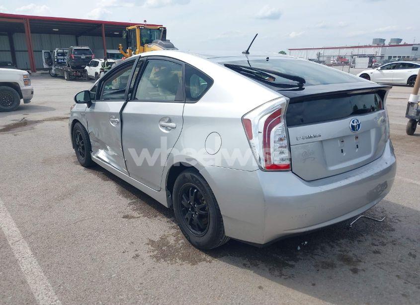 Photo 3 of 2014 Toyota Prius TWO (VIN JTDKN3DUXE1747468)