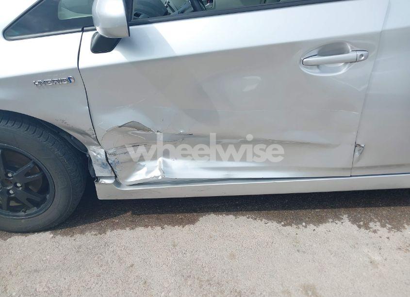 Photo 6 of 2014 Toyota Prius TWO (VIN JTDKN3DUXE1747468)