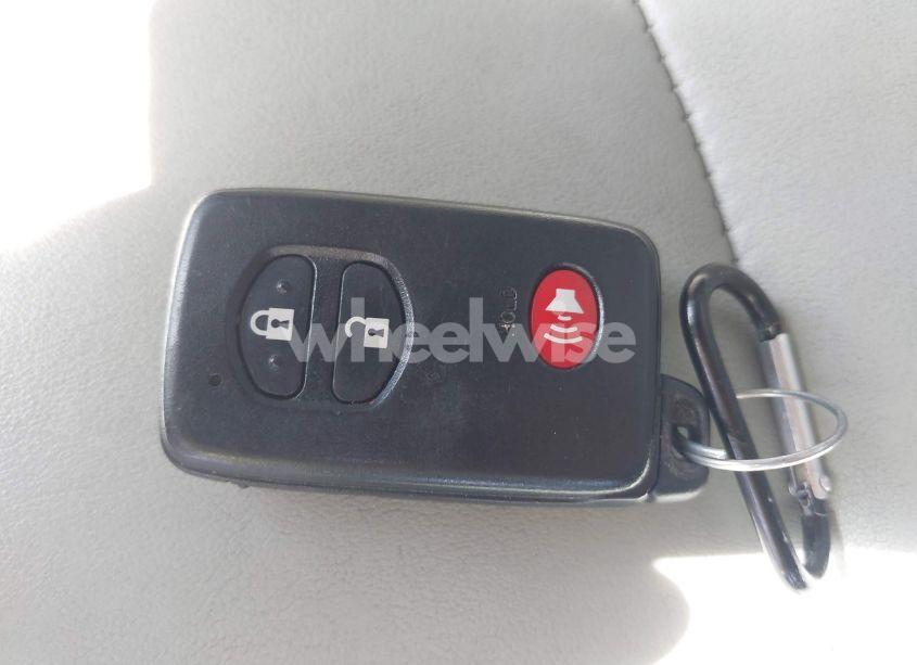 Photo 11 of 2014 Toyota Prius FOUR (VIN JTDKN3DUXE1765906)