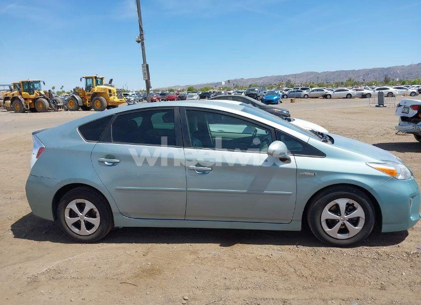 Photo 13 of 2014 Toyota Prius FOUR (VIN JTDKN3DUXE1765906)
