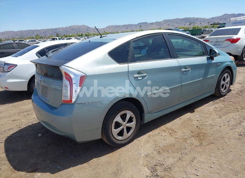 Photo 4 of 2014 Toyota Prius FOUR (VIN JTDKN3DUXE1765906)