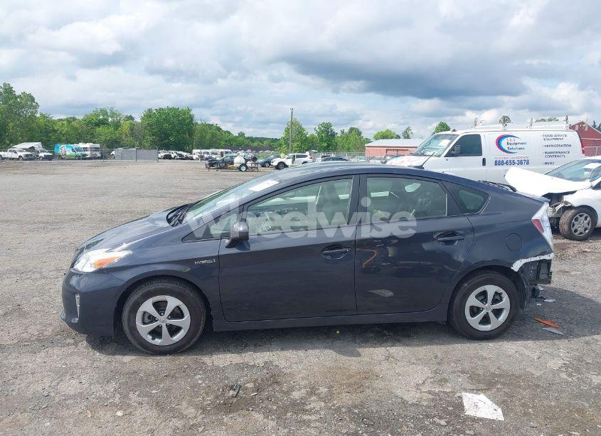 Photo 14 of 2014 Toyota Prius (VIN JTDKN3DUXE1816059)