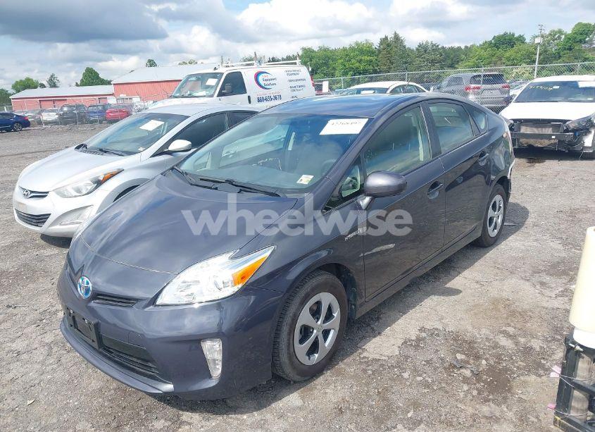 Photo 2 of 2014 Toyota Prius (VIN JTDKN3DUXE1816059)