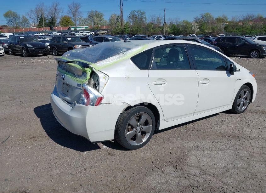 Photo 4 of 2015 Toyota Prius PERSONA SERIES SPECIAL EDITION (VIN JTDKN3DUXF0395113)